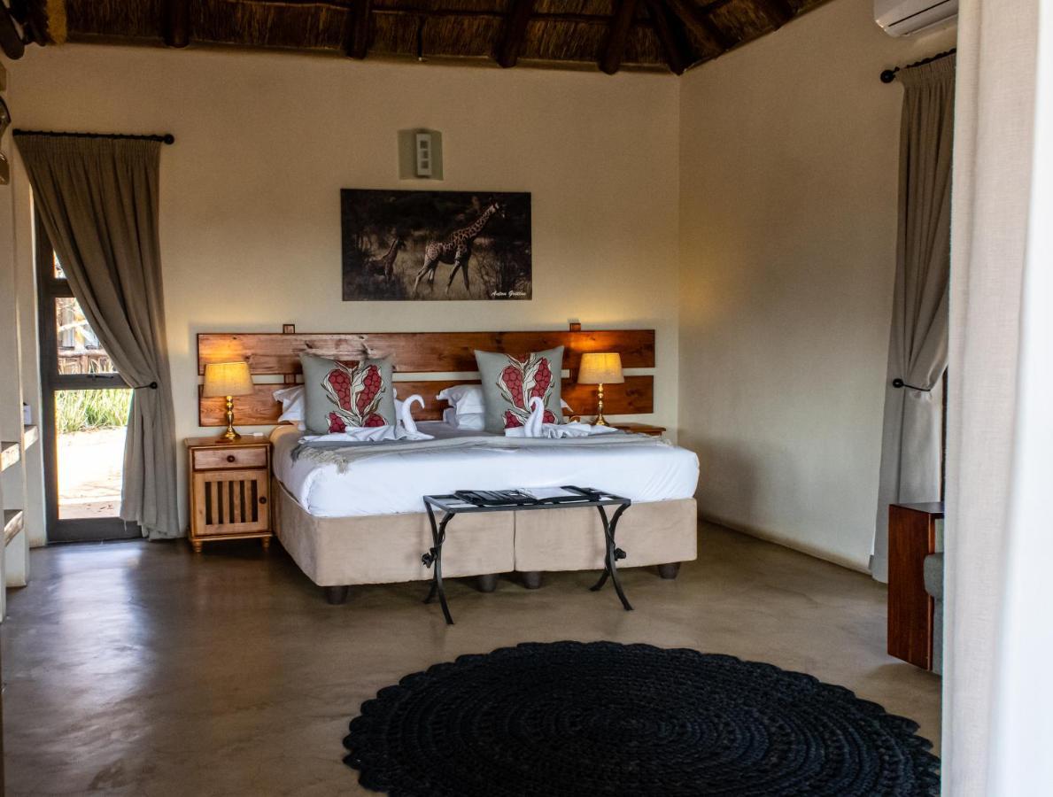 Tshikwalo Game Lodge Klipdrift Buitenkant foto